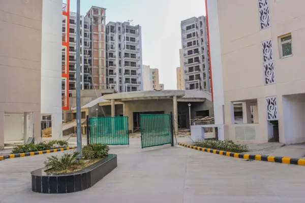 Club gate | June 2021