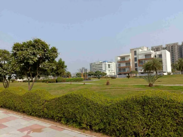 Landscaping 3, Sec-90